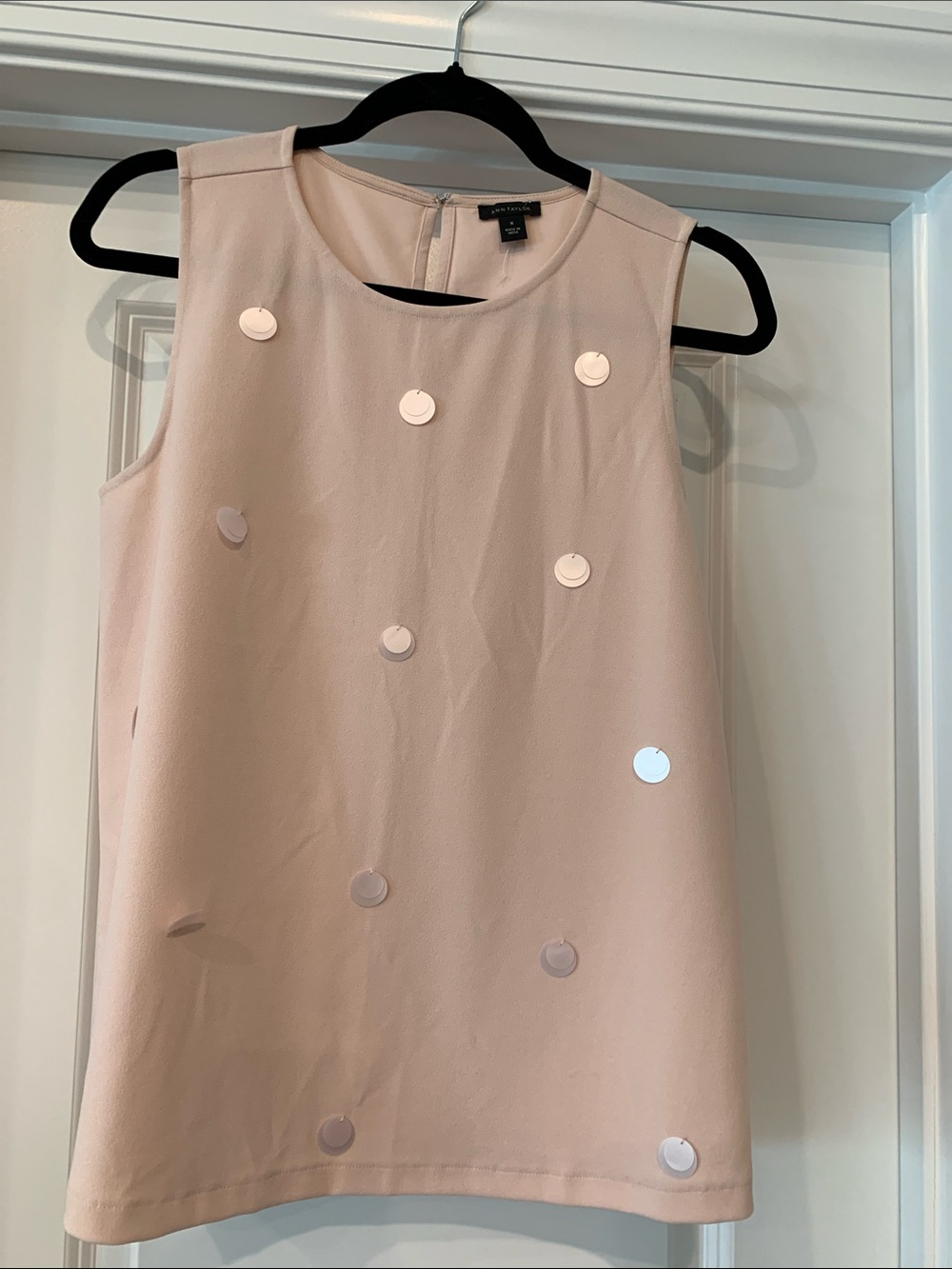 Ann Taylor Pale Pink Sleeveless blouse with Round Sequin Accents M NWOT